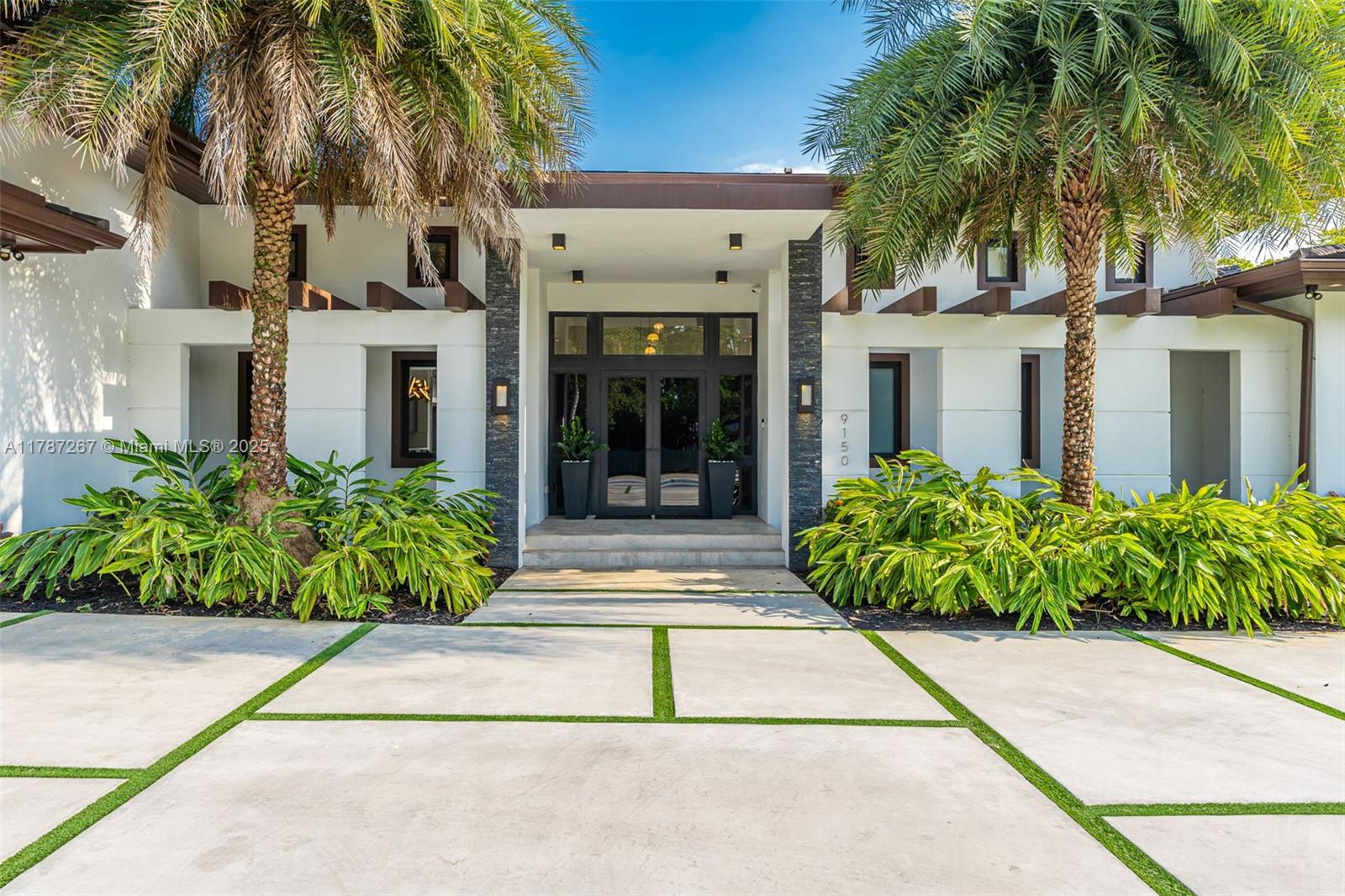 RANCHERO MANORS 2ND ADDN - Residential