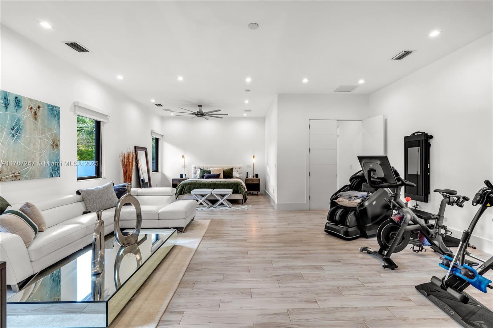 RANCHERO MANORS 2ND ADDN - Residential
