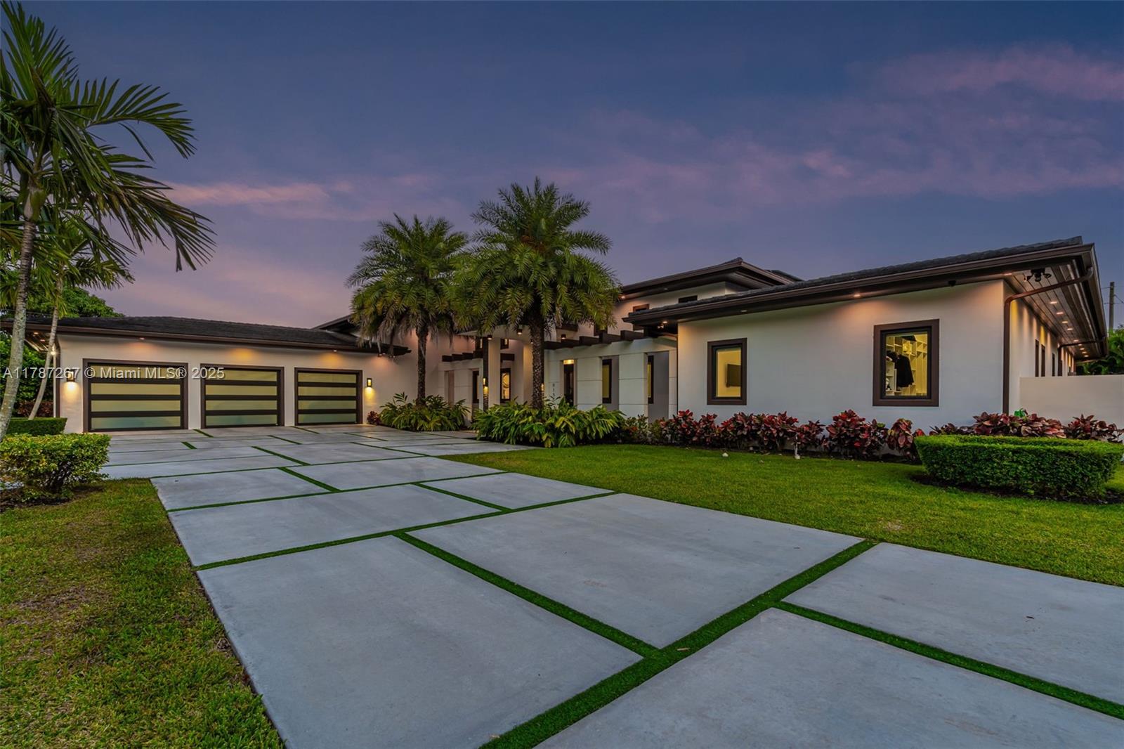 RANCHERO MANORS 2ND ADDN - Residential