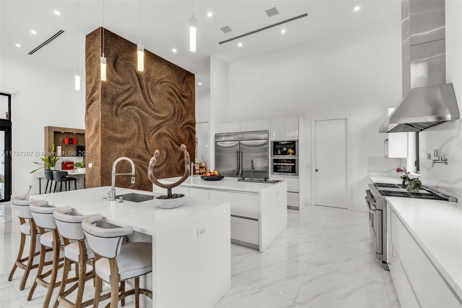 RANCHERO MANORS 2ND ADDN - Residential