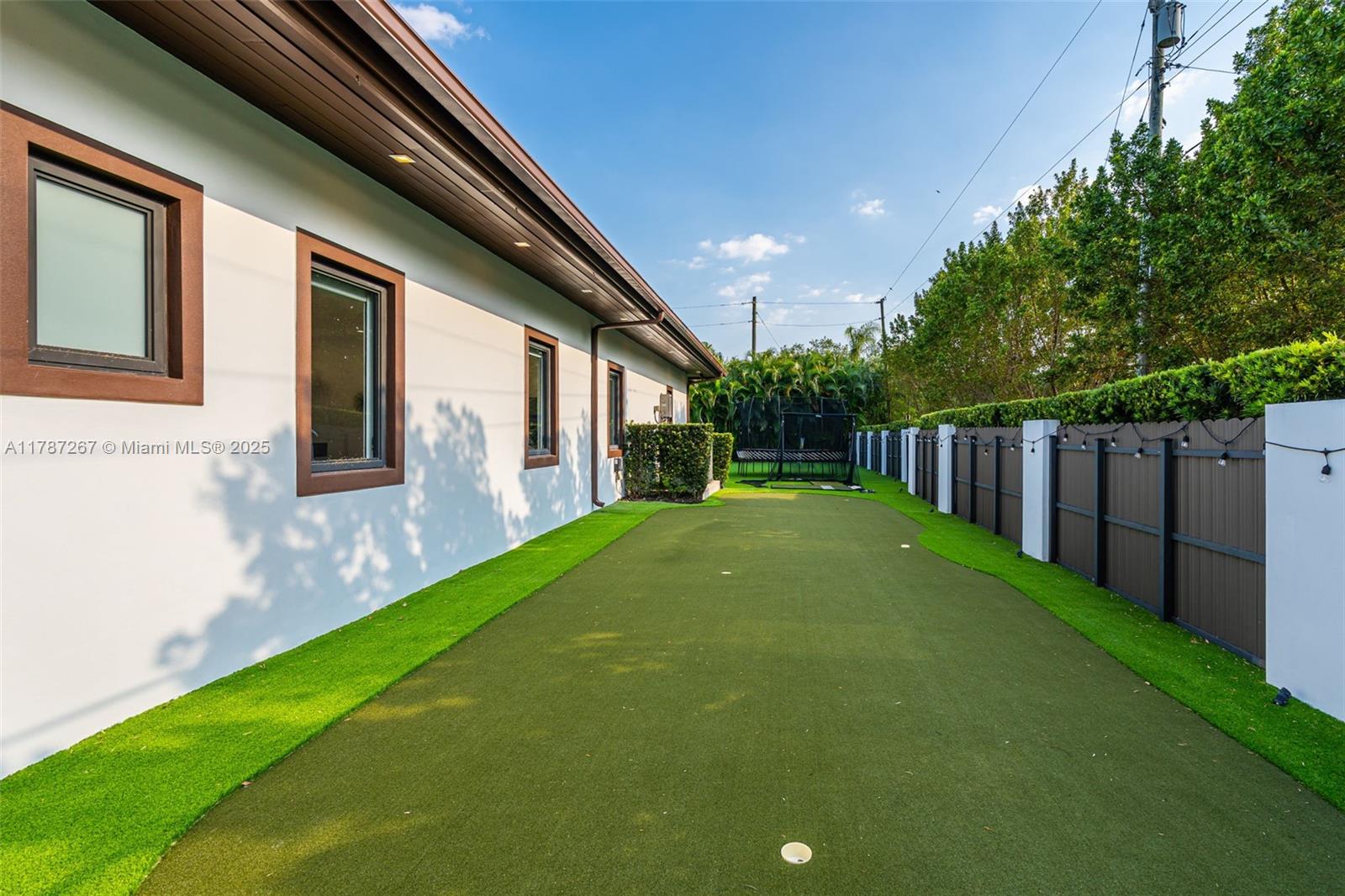 RANCHERO MANORS 2ND ADDN - Residential