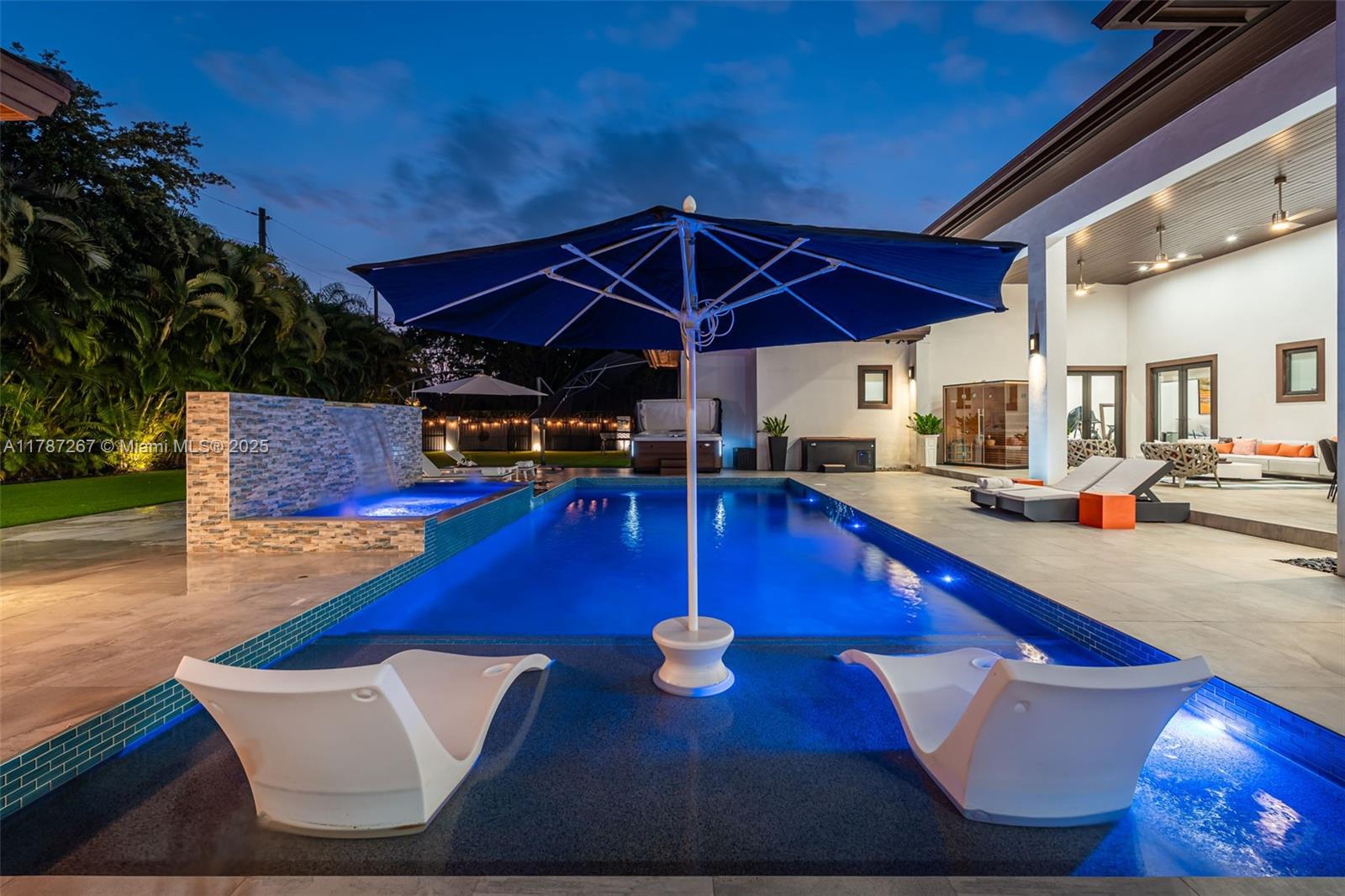 RANCHERO MANORS 2ND ADDN - Residential