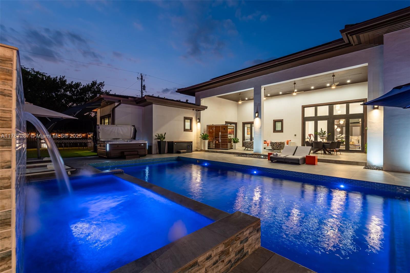 RANCHERO MANORS 2ND ADDN - Residential