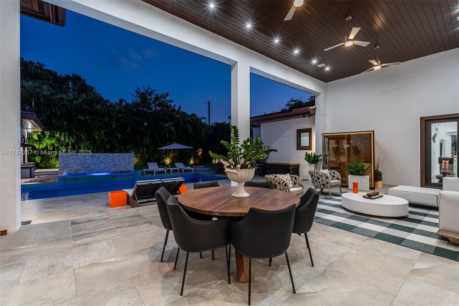 RANCHERO MANORS 2ND ADDN - Residential