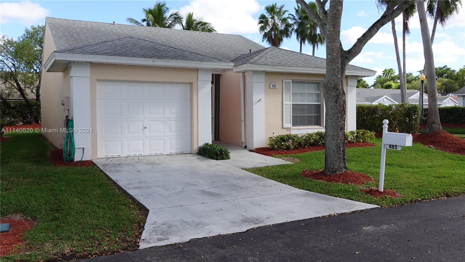 Charming 2BD/2BA In the desirable Keys Gate Community! Corner lot. The Property Features a Screen in patio and Spacious Living and Dining area.  Bedrooms and common areas have title throughout and a Plenty of Cabinet Space in The Kitchen. 1 Car Garage with plenty of room to store your Tools.
Closing can't take place before March 15,2022