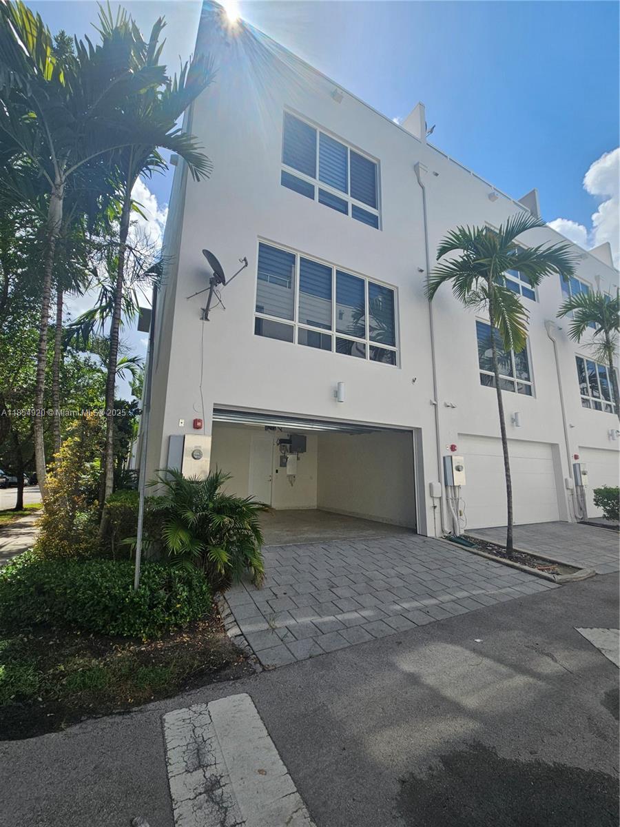 LANDMARK AT DORAL - Residential Lease