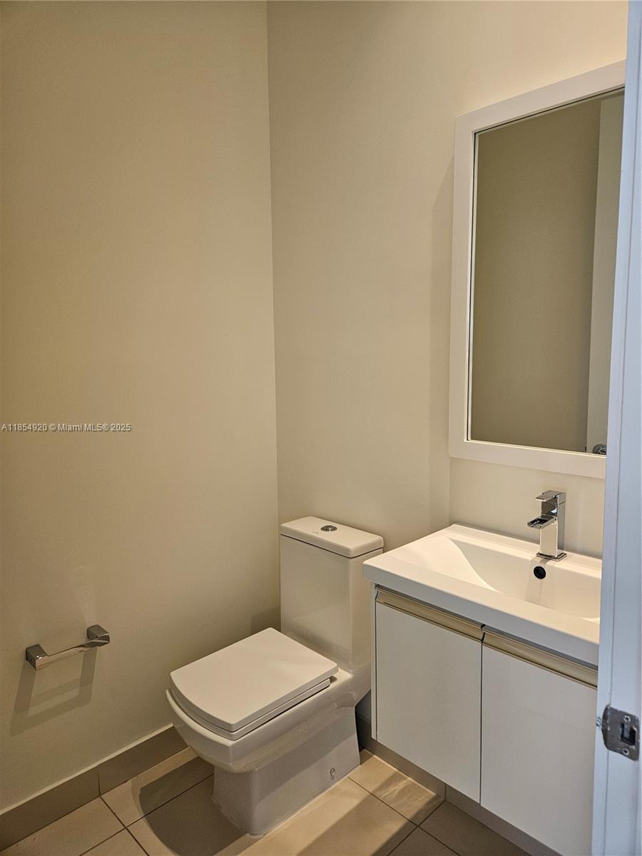 LANDMARK AT DORAL - Residential Lease