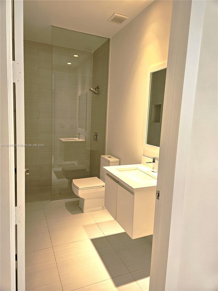 LANDMARK AT DORAL - Residential Lease