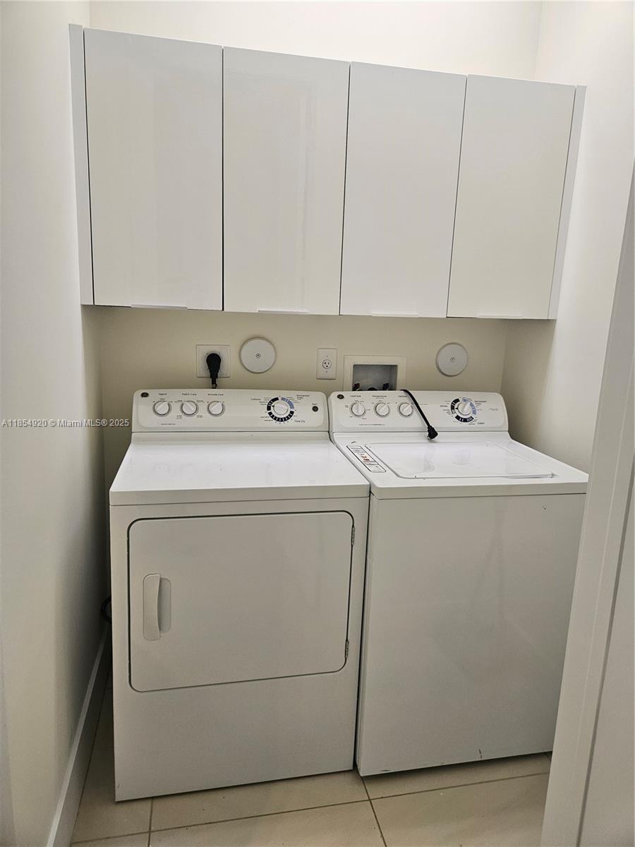 LANDMARK AT DORAL - Residential Lease