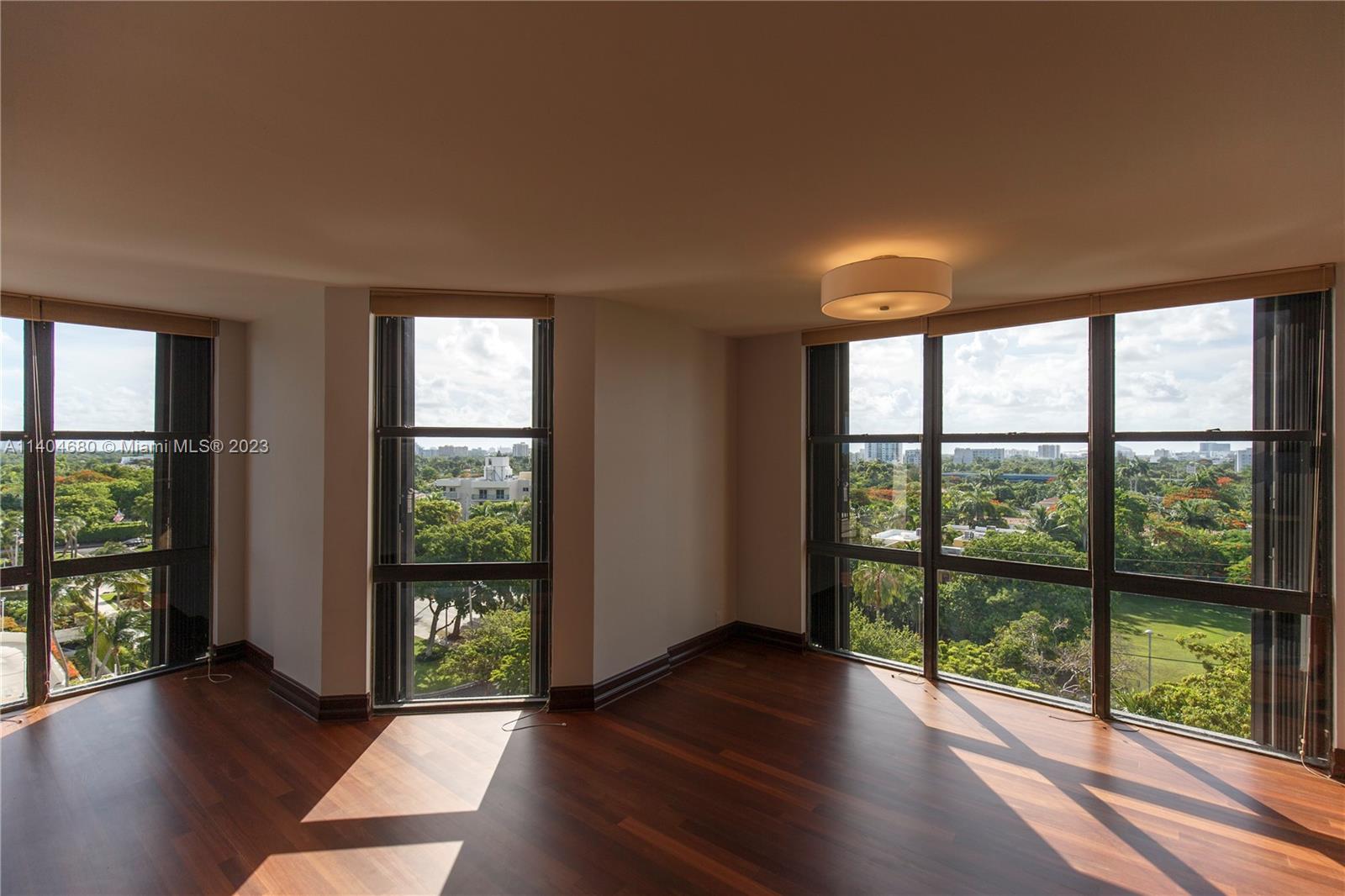 Resort living on Brickell Avenue. Renovated, 1,661 sq. ft., large and bright 2 bedroom + den corner unit, with bay and city views. On highly accessible part of Brickell Ave. Open kitchen, brand new Bosch stainless steel appliances, Brazilian cherry hardwood floors (refinished in June 2022), spacious balcony, 1 covered parking space, 1 storage unit, clothes washer/dryer in unit. Unsurpassed amenities and community:2 pools + children's pool, outdoor hot tub, 6 tennis courts, playground, 2 BBQ areas, gym, steam room, sauna, racquetball court, free valet parking