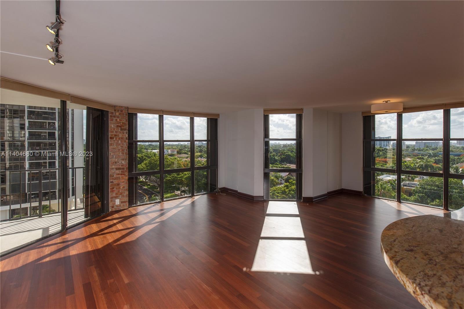 BRICKELL PLACE CONDO - Residential Lease