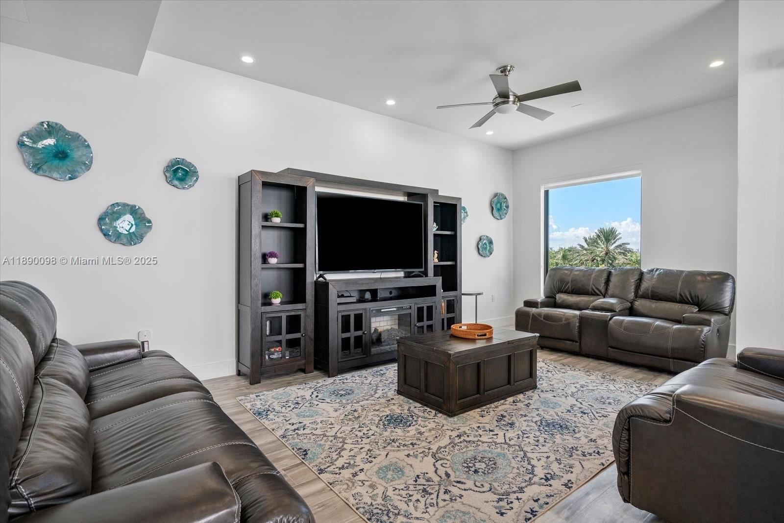 HOLLYWOOD CENTRAL BEACH - Residential