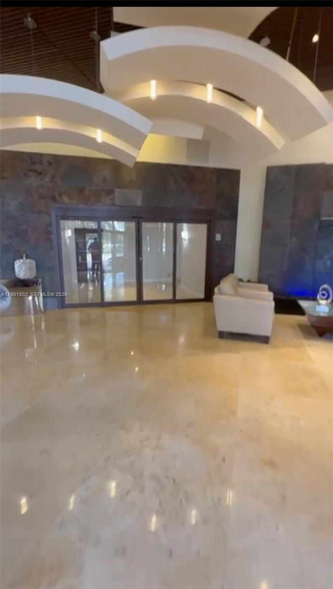 Beautiful 3-Bedroom Apartment with Park Views.
This residence offers amenities that include: swimming pool, concierge service, valet parking, jacuzzi, saunas, gym, concierge and is pet-friendly. Located near Founders Park, Aventura Mall, restaurants, hospital, police, fire station, and synagogues and much more tor your comfort and convenience Located just minutes from pristine beaches, top-rated schools, and major highways.
Motivated Seller
