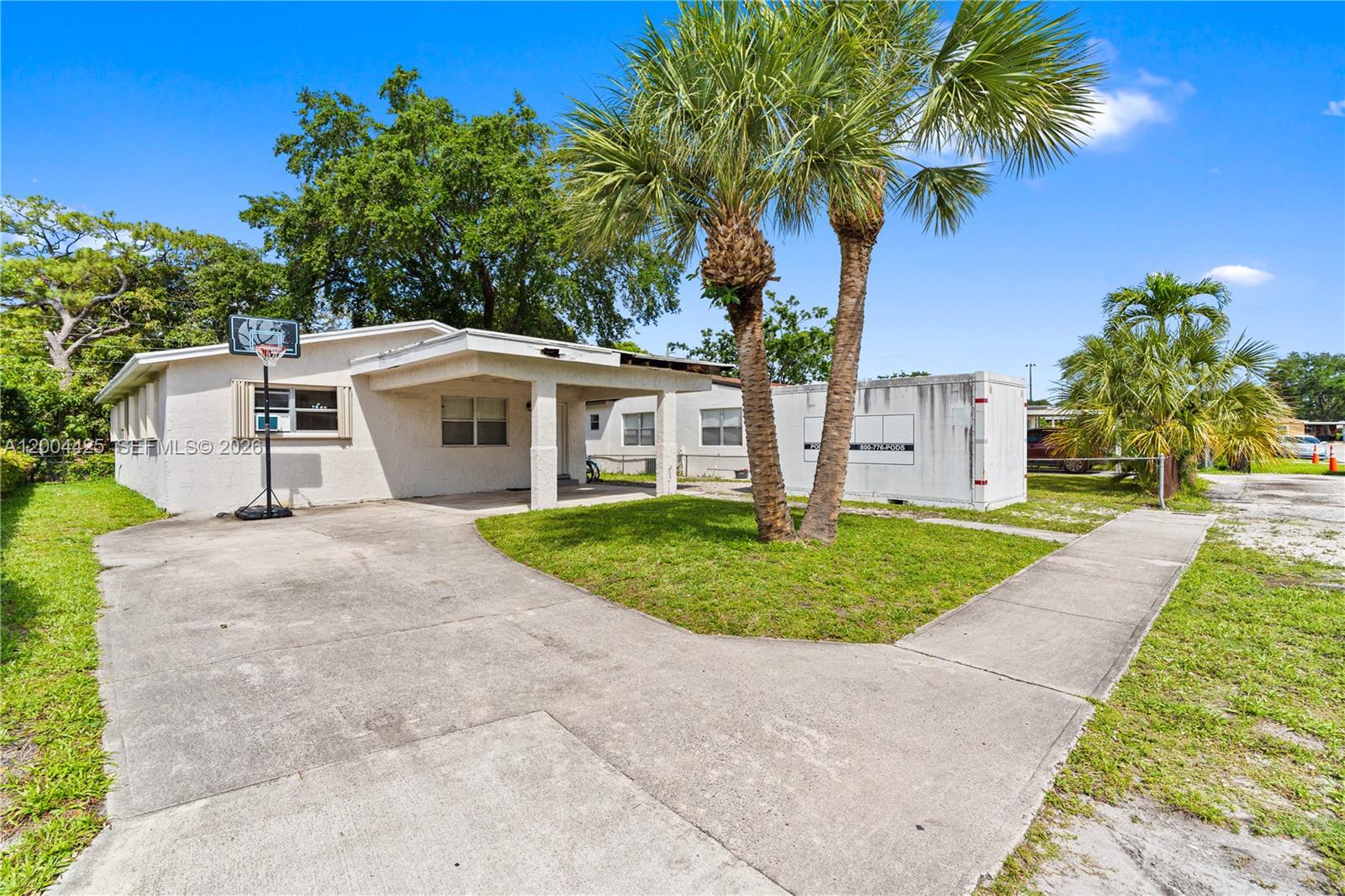 Unlock the potential of this hidden gem located in a quiet, neighborhood. With strong bones and massive upside, this property is perfect for investors looking to renovate and resell — or buy and hold for cash flow. Great layout ideal for modern upgrades. Also, this property is located near many schools, restaurants and shopping centers. Do not miss this great investment opportunity!!!

**WE ARE NOT ACCEPTING OFFERS FROM WHOLESALERS**