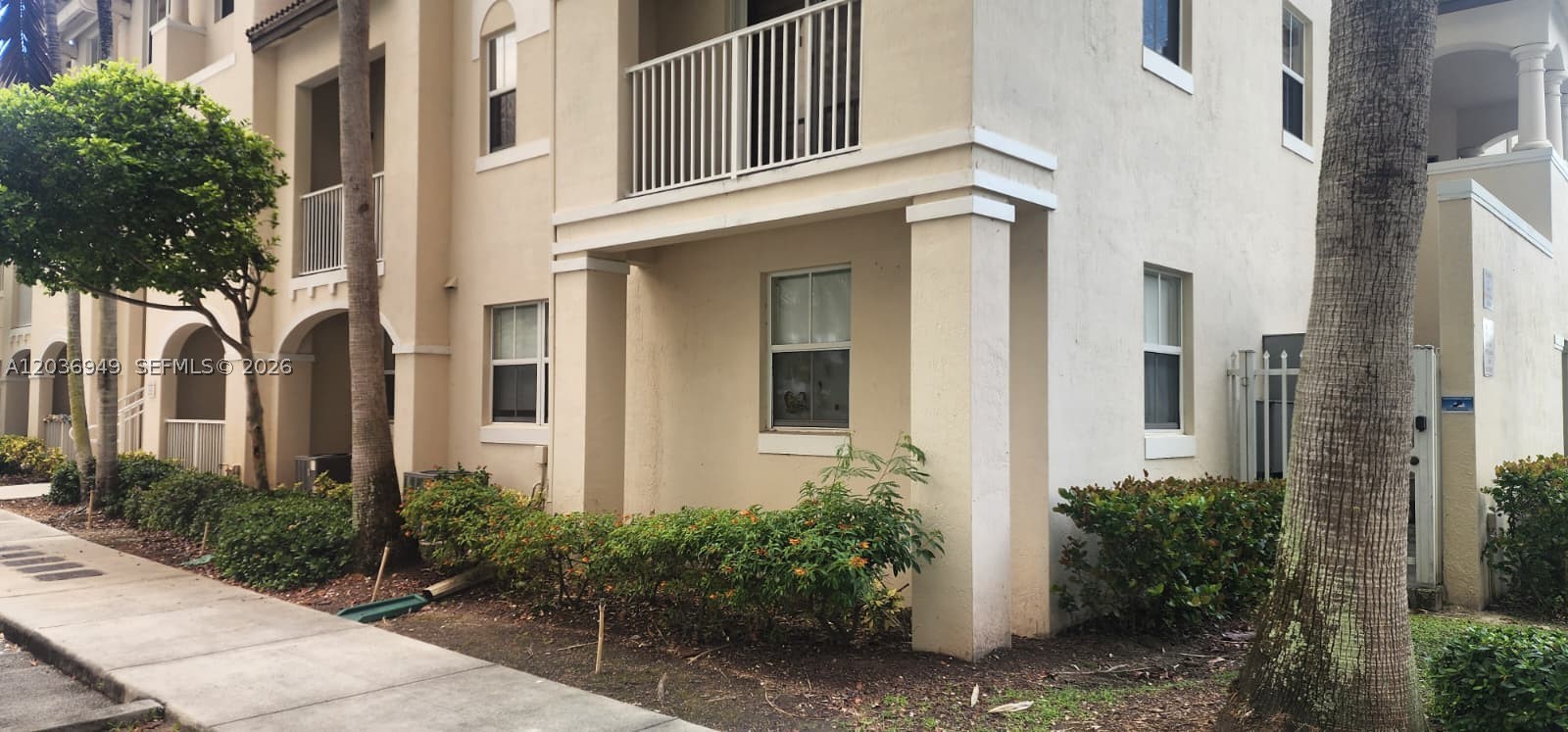 ST MORITZ AT DORAL CONDO - Residential Lease