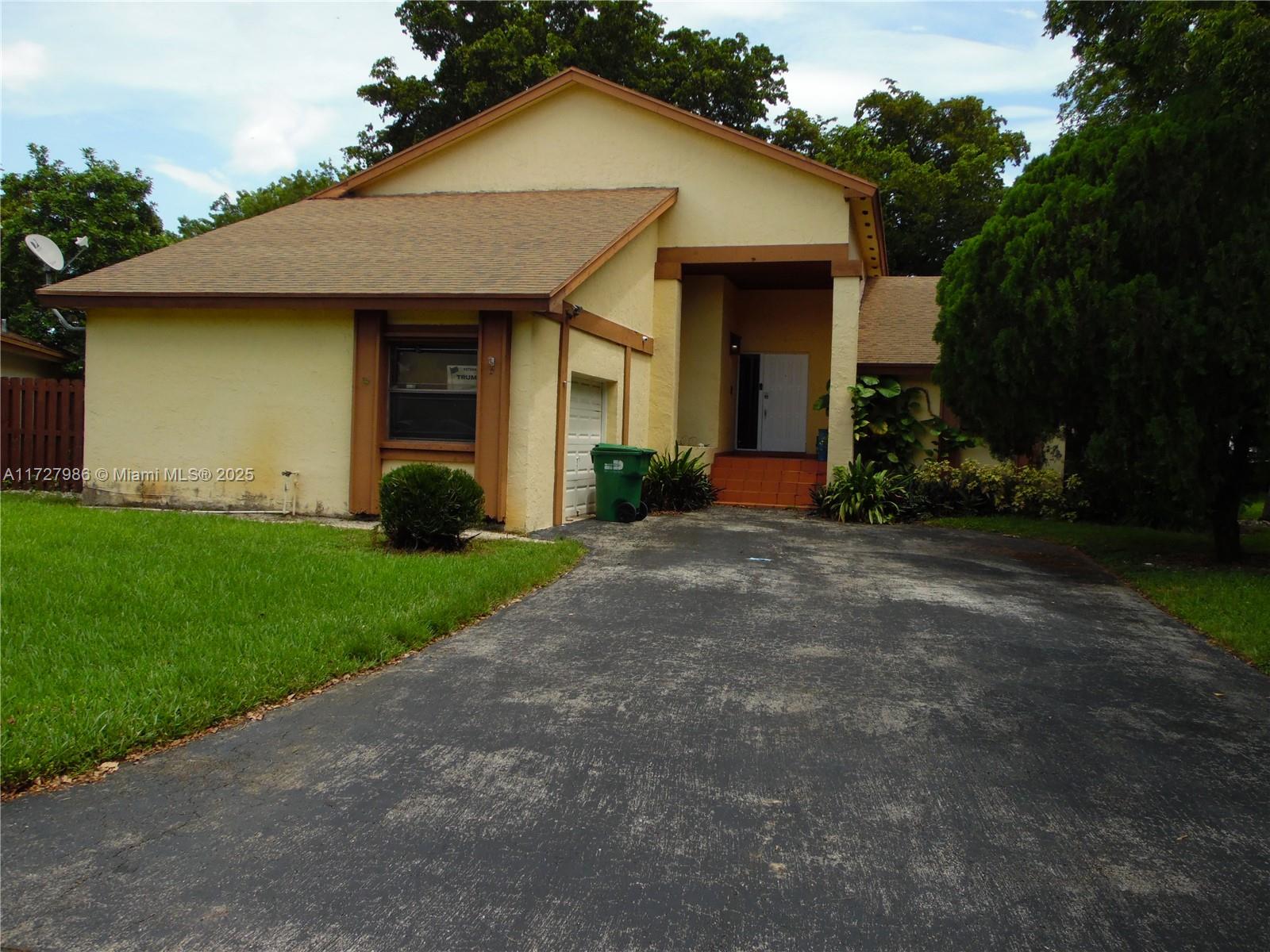 LAKES OF THE MEADOW SEC 3 - Residential