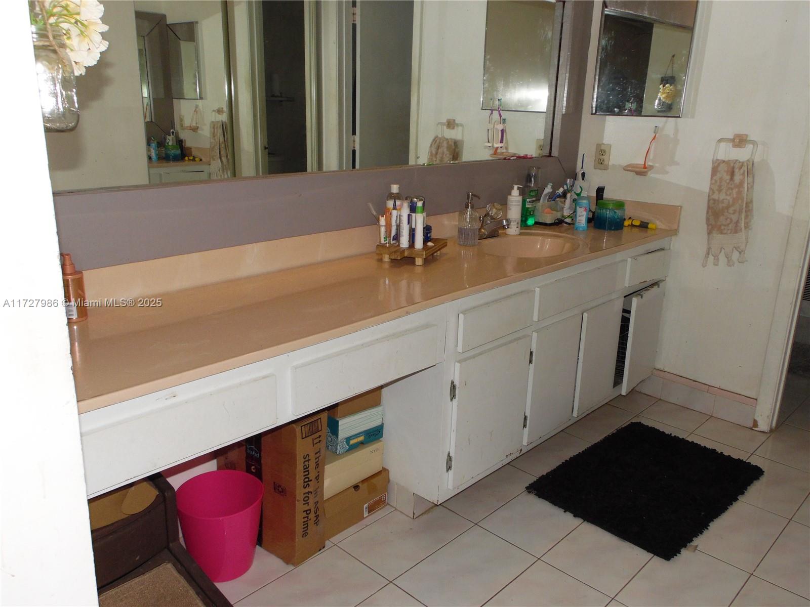 LAKES OF THE MEADOW SEC 3 - Residential