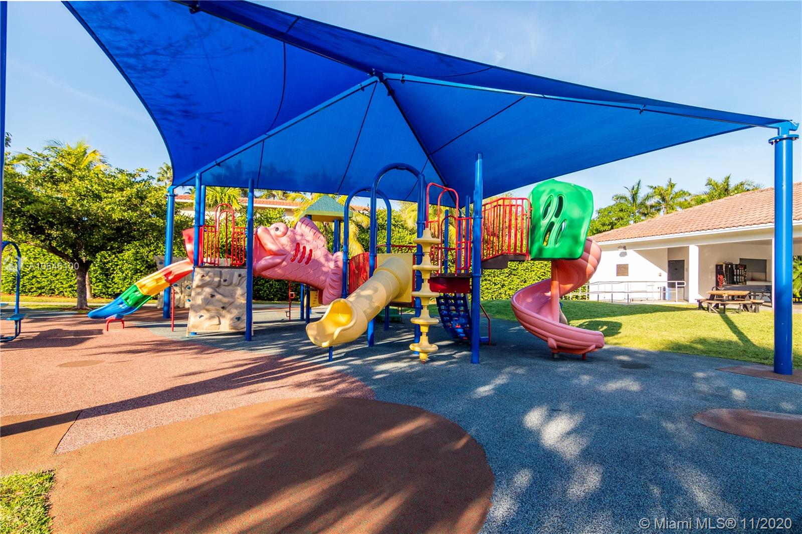 GOLDEN BEACH SEC C - Residential