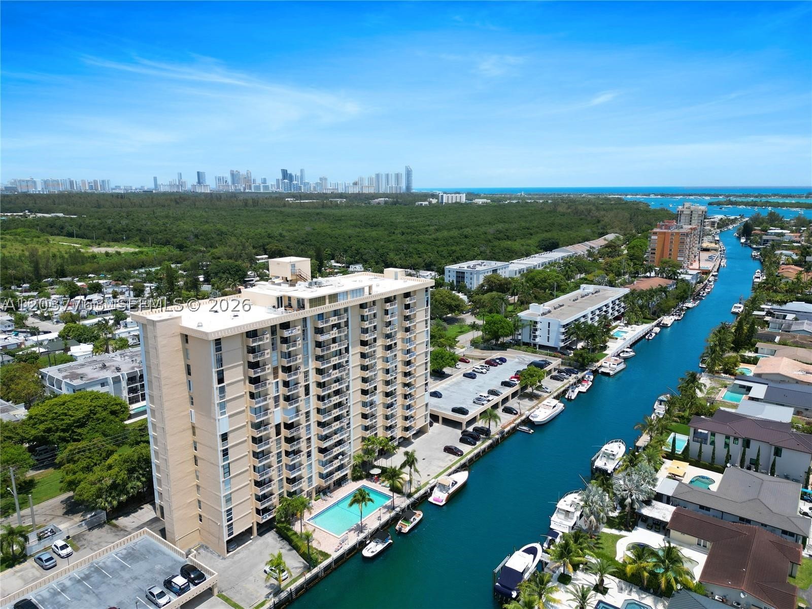 VECINO DEL MAR CONDO - Residential