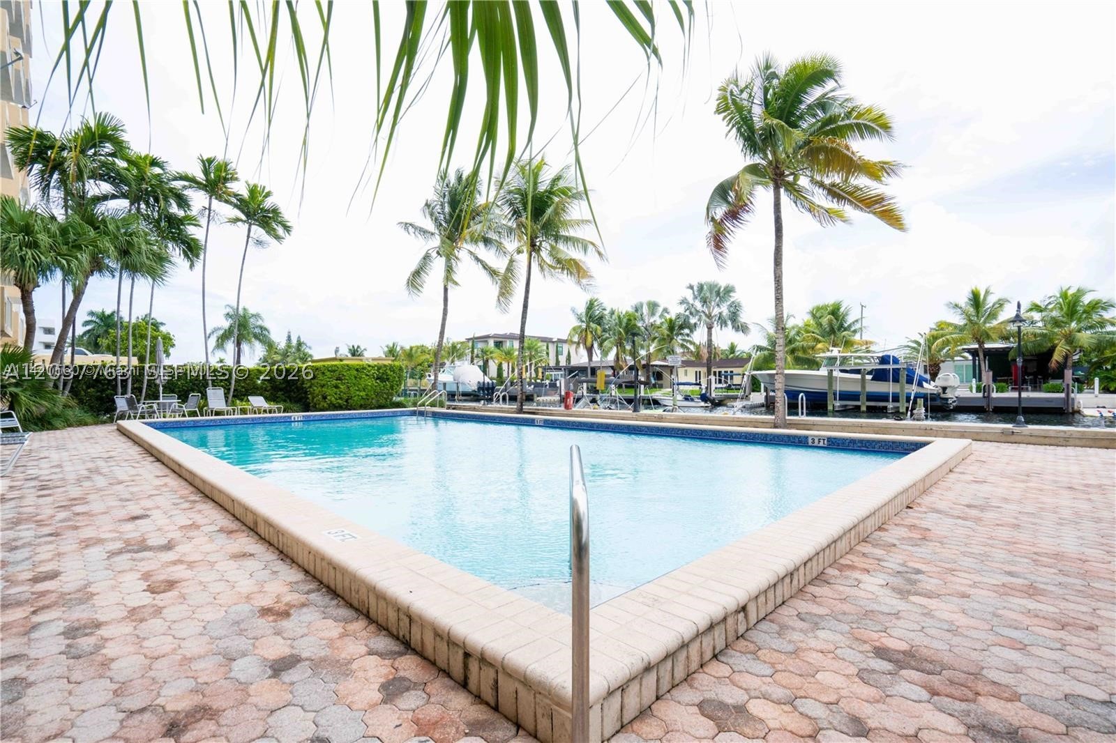 VECINO DEL MAR CONDO - Residential