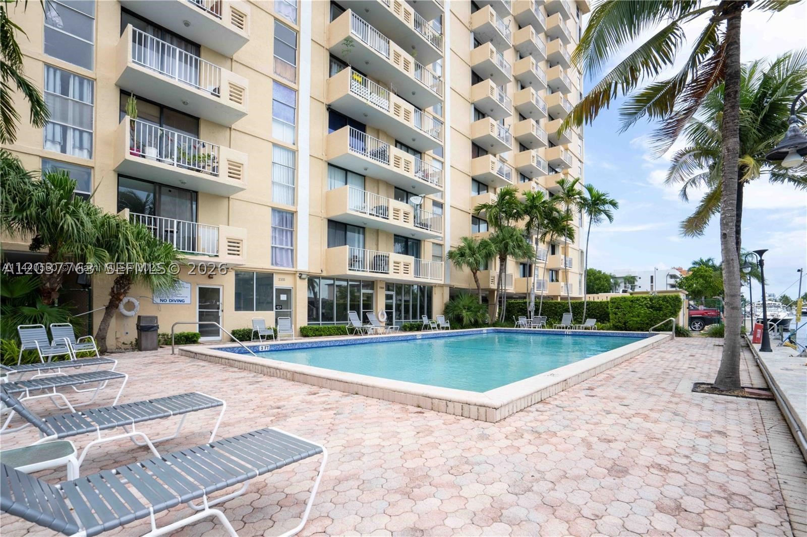 VECINO DEL MAR CONDO - Residential
