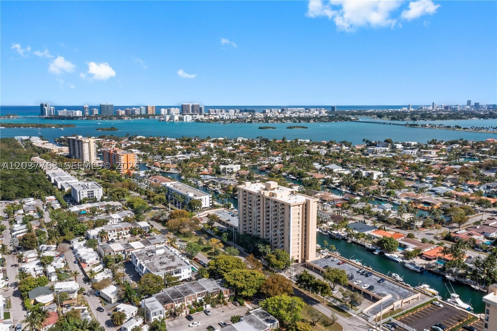 VECINO DEL MAR CONDO - Residential