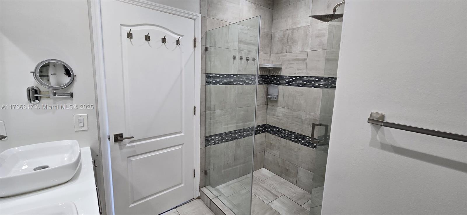 FOREST LAKES COUNTRY GARD - Residential Lease