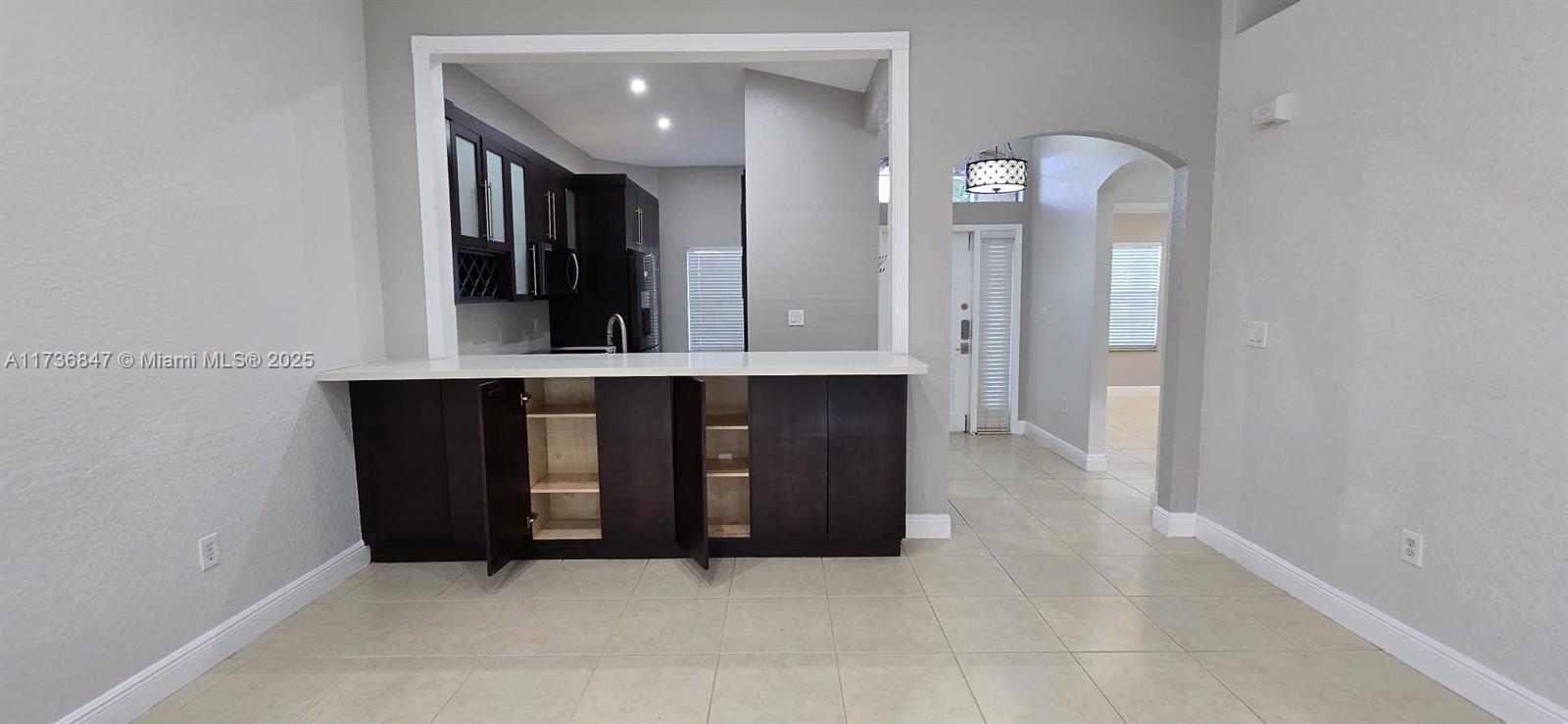 FOREST LAKES COUNTRY GARD - Residential Lease
