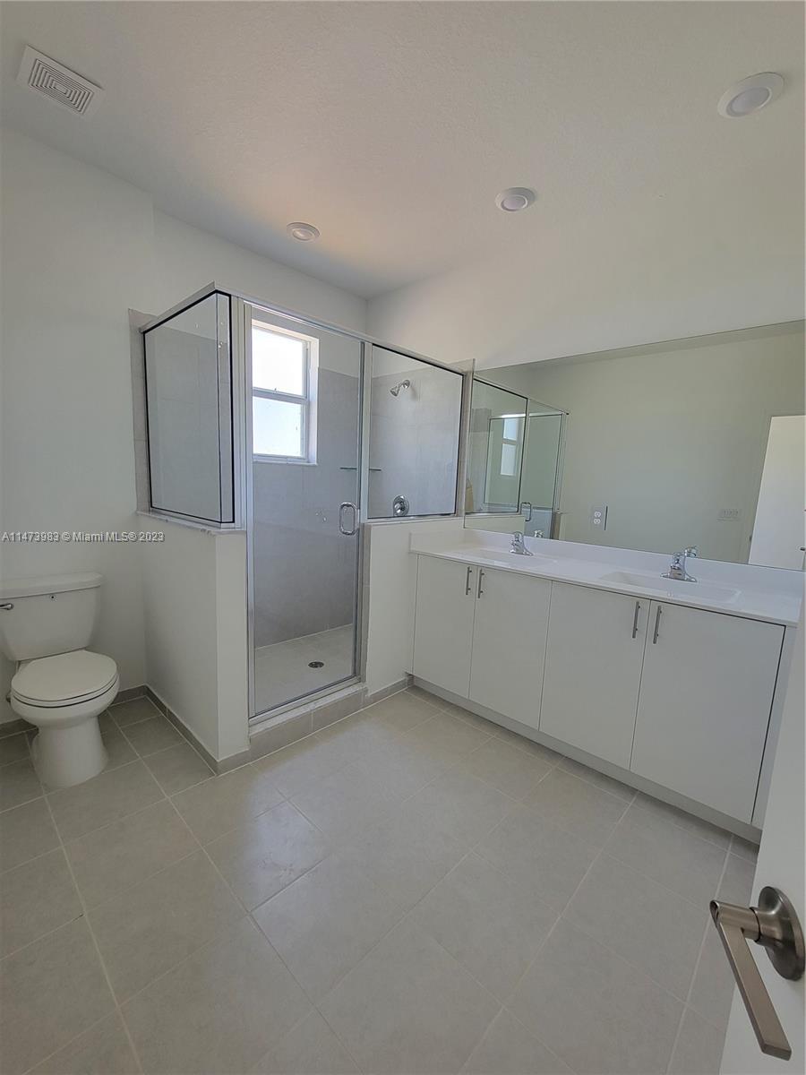KEYS GATE RESIDENTIAL - Residential Lease