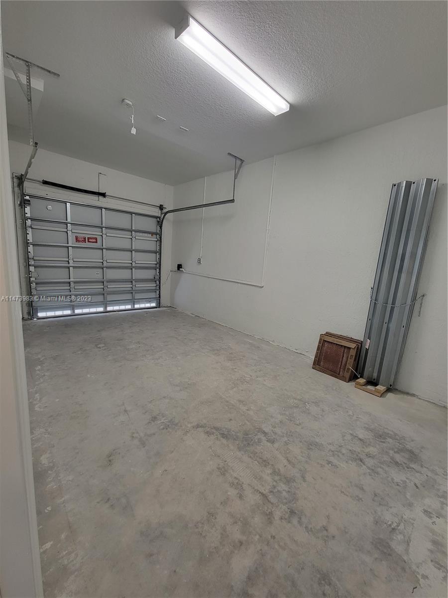 KEYS GATE RESIDENTIAL - Residential Lease