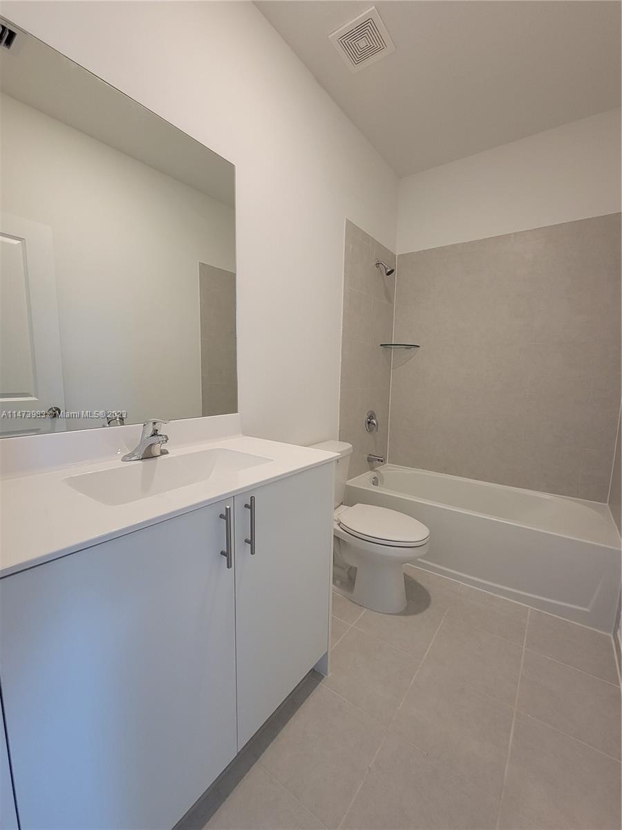 KEYS GATE RESIDENTIAL - Residential Lease