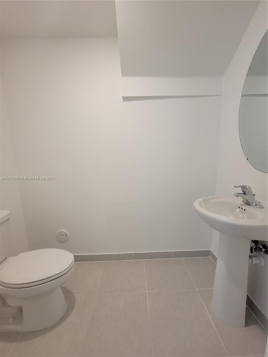 KEYS GATE RESIDENTIAL - Residential Lease