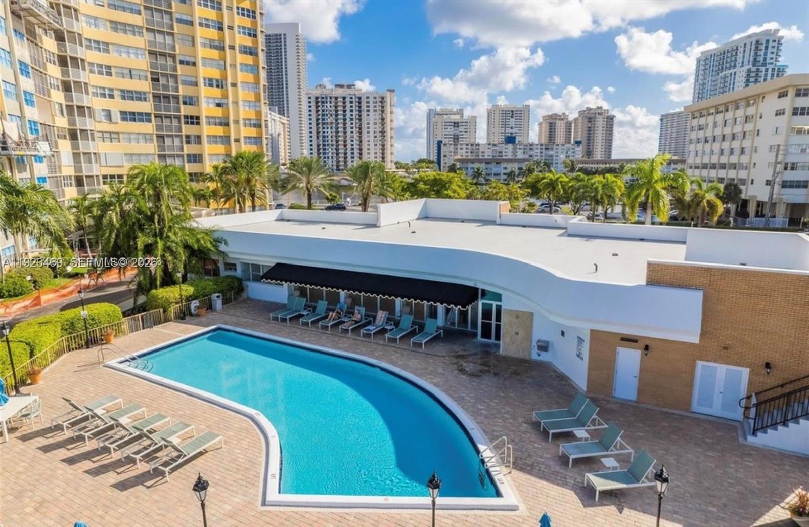 LAKE POINT TOWER CONDOMIN - Residential