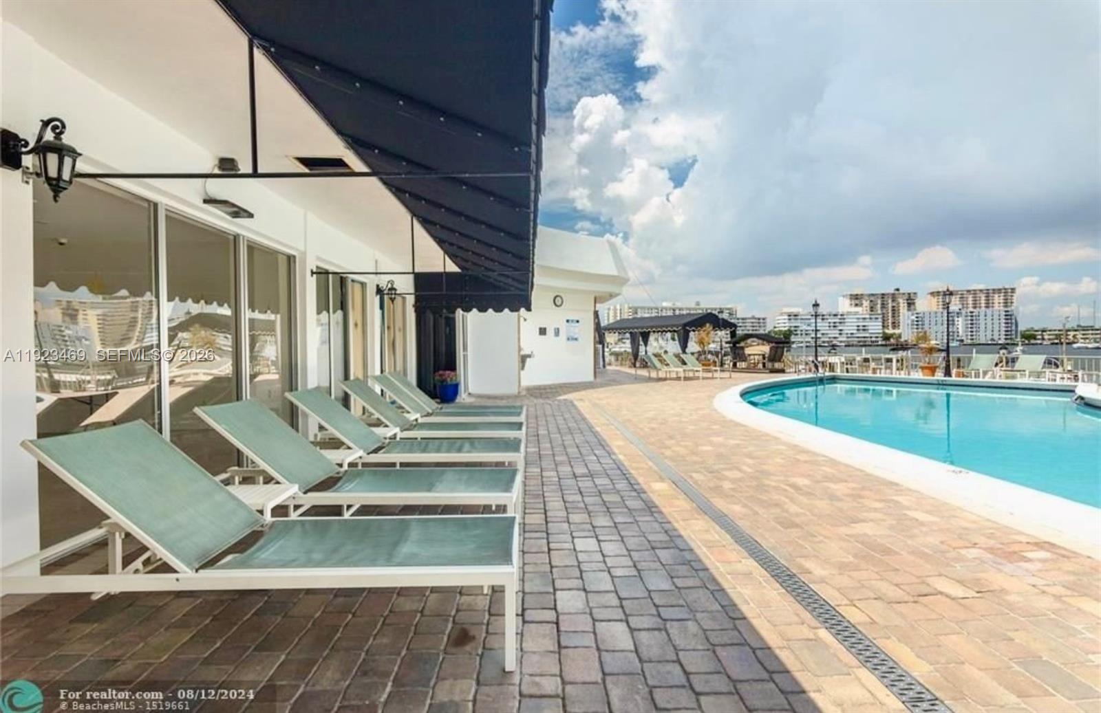 LAKE POINT TOWER CONDOMIN - Residential