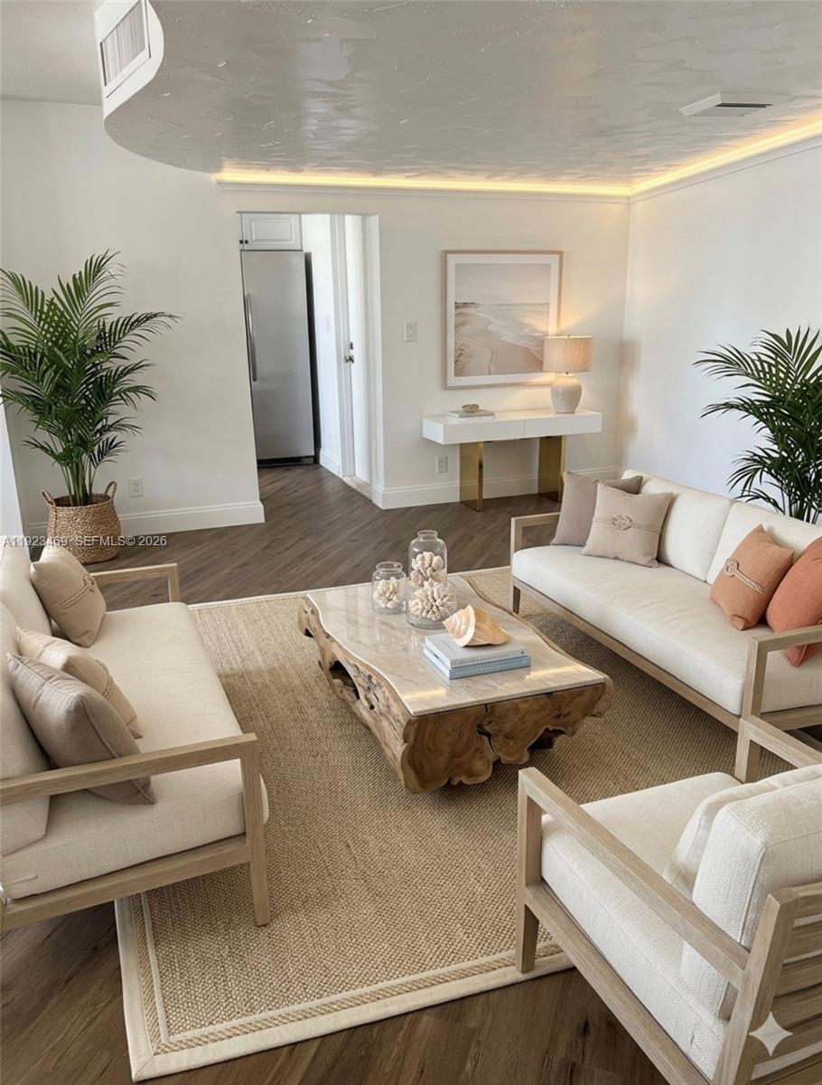 LAKE POINT TOWER CONDOMIN - Residential