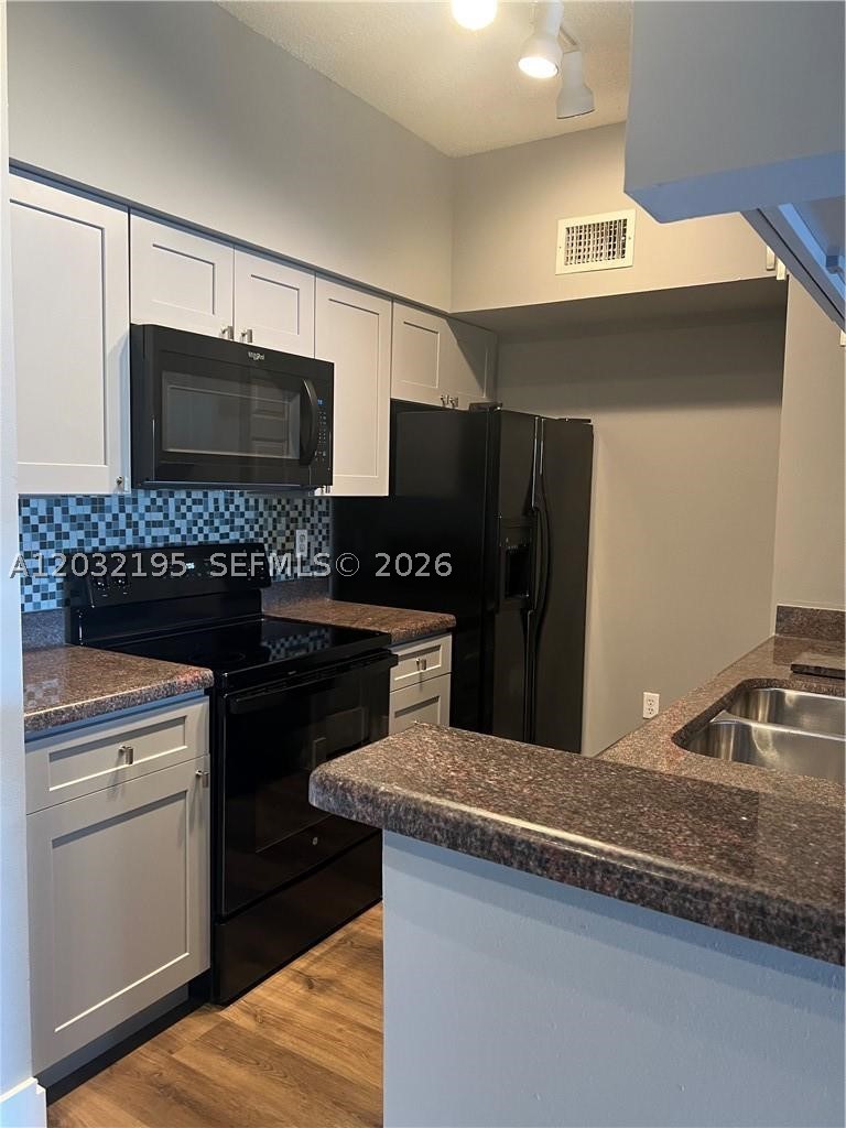 PALMS POINT CONDO - Residential Lease