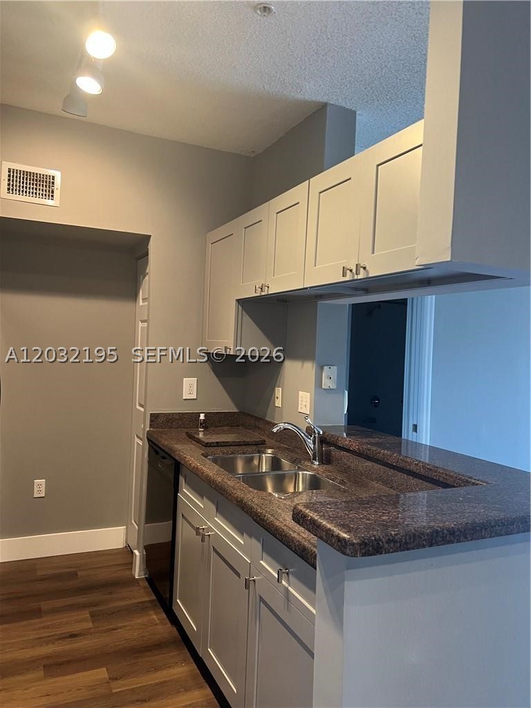 PALMS POINT CONDO - Residential Lease