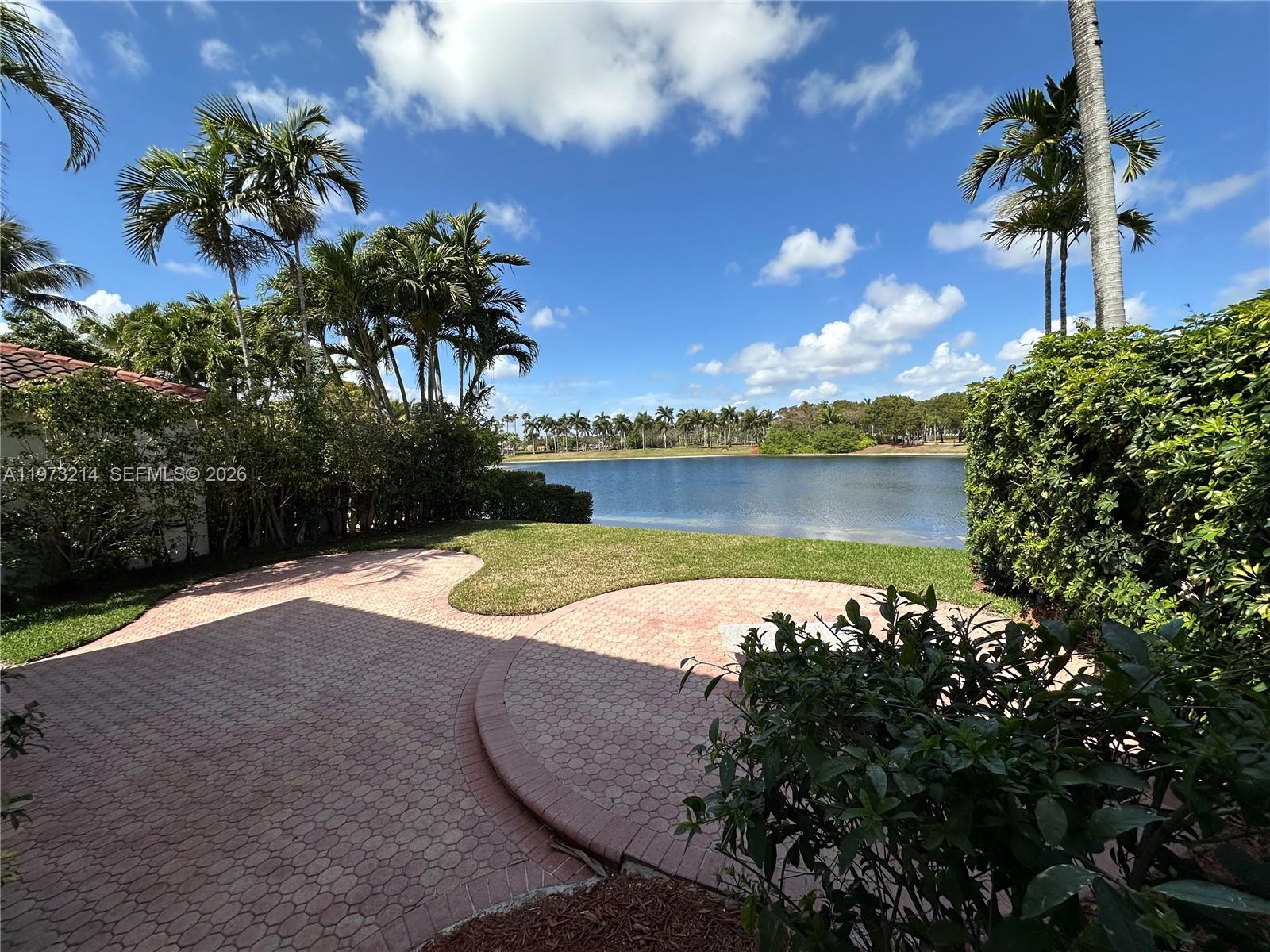 DORAL ISLES-ANTILLES - Residential