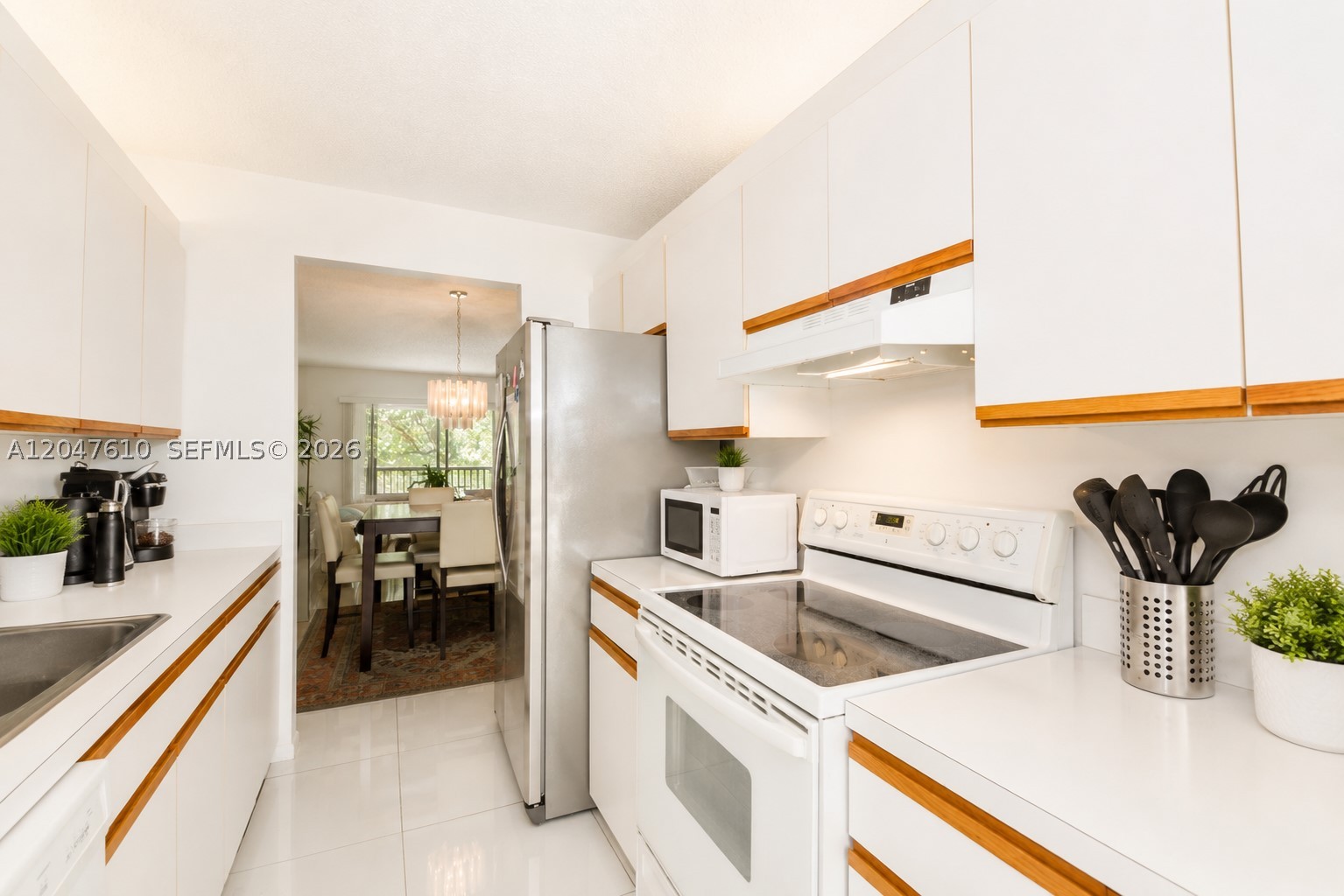 CAMBRIDGE AT CENTURY VILL - Residential