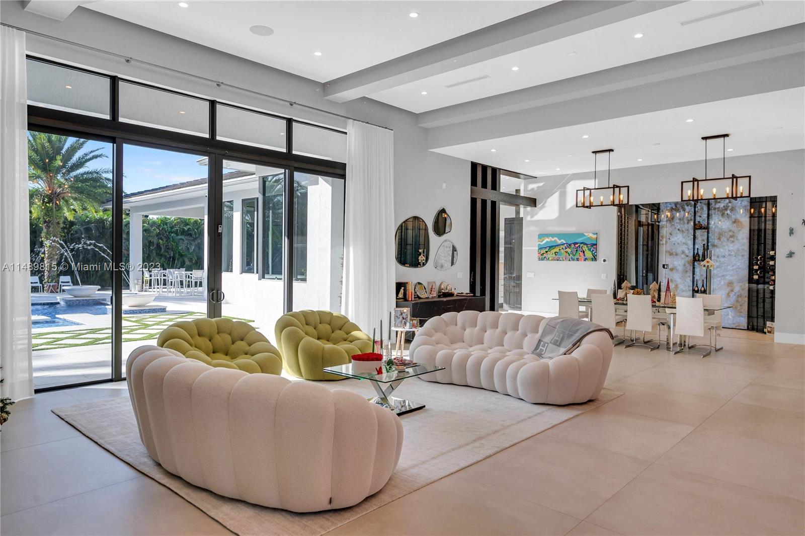 PLANTATION ACRES - Residential