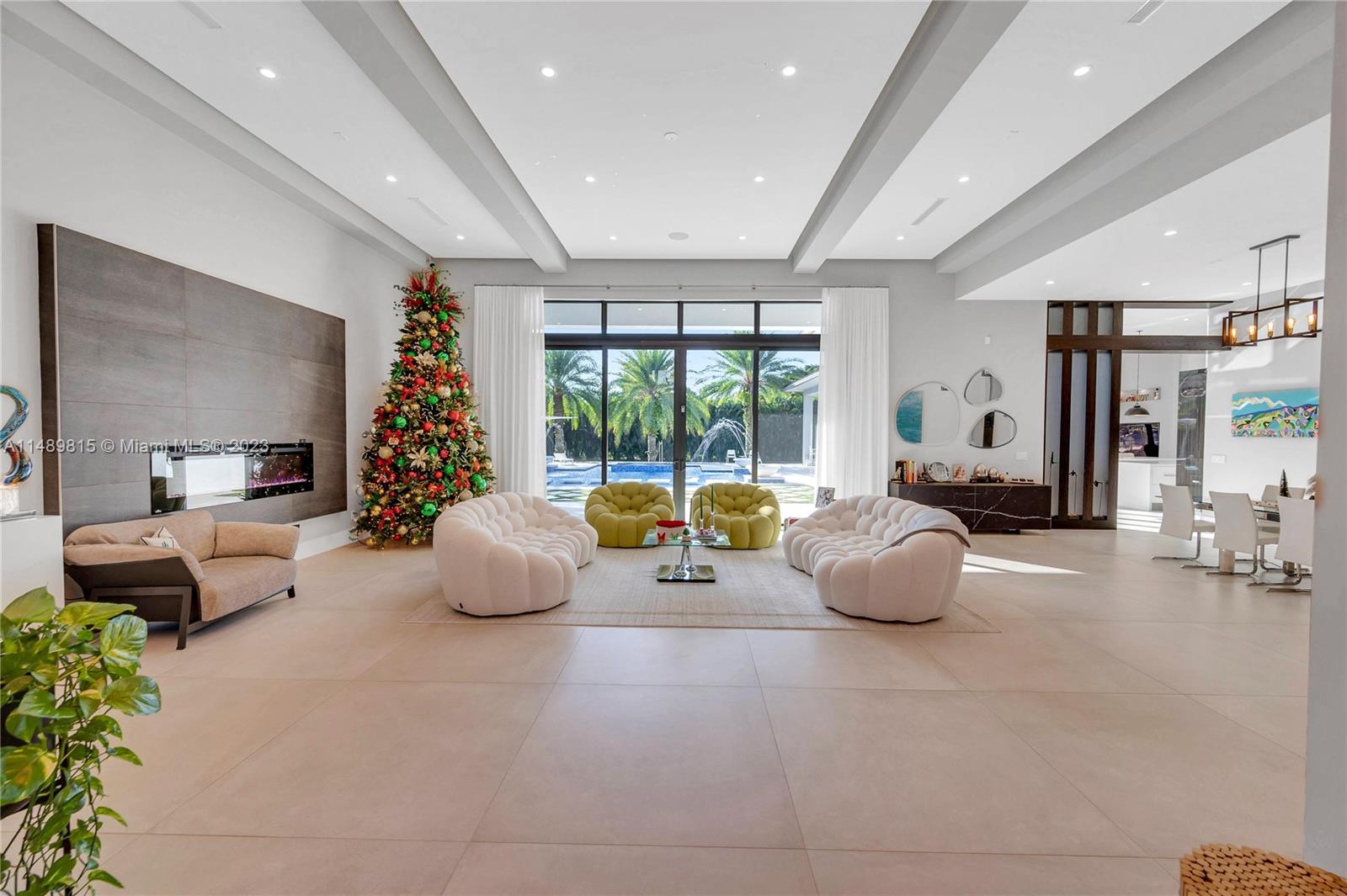 PLANTATION ACRES - Residential