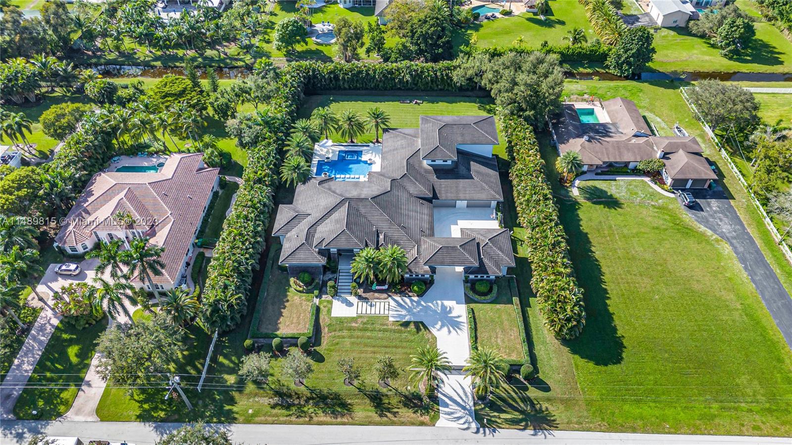 PLANTATION ACRES - Residential
