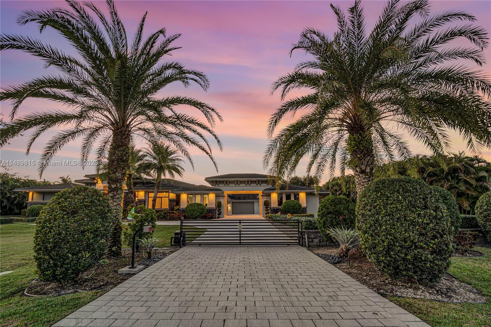 PLANTATION ACRES - Residential