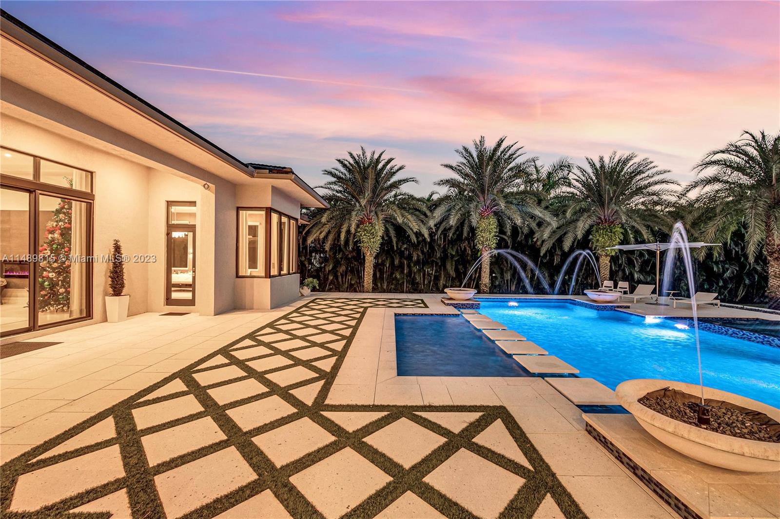 PLANTATION ACRES - Residential