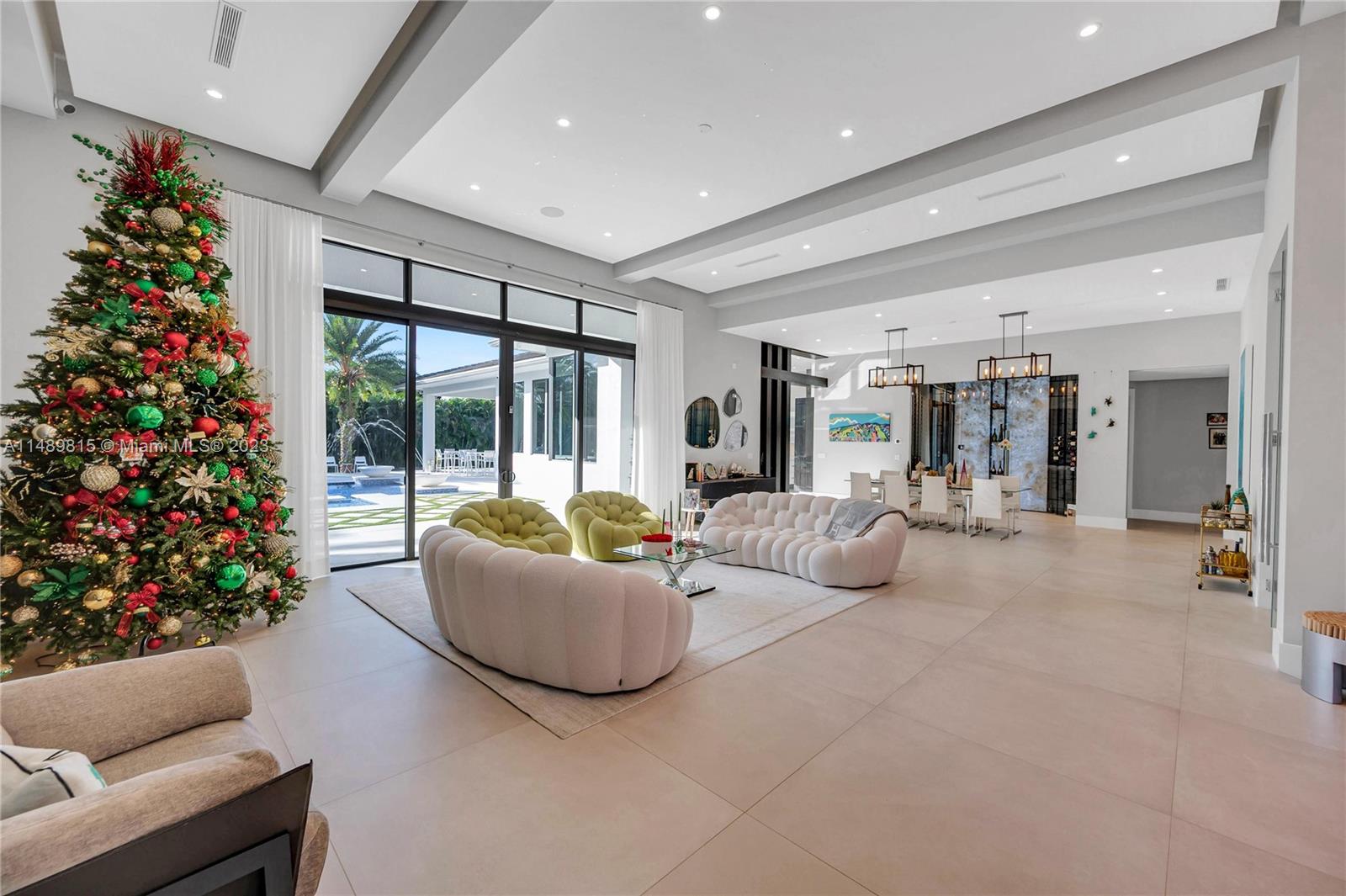 PLANTATION ACRES - Residential