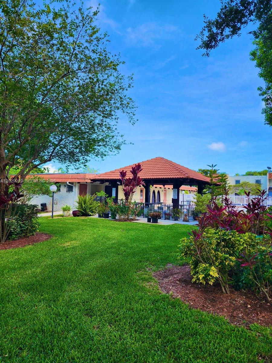 CASA GRANADA CONDO - Residential