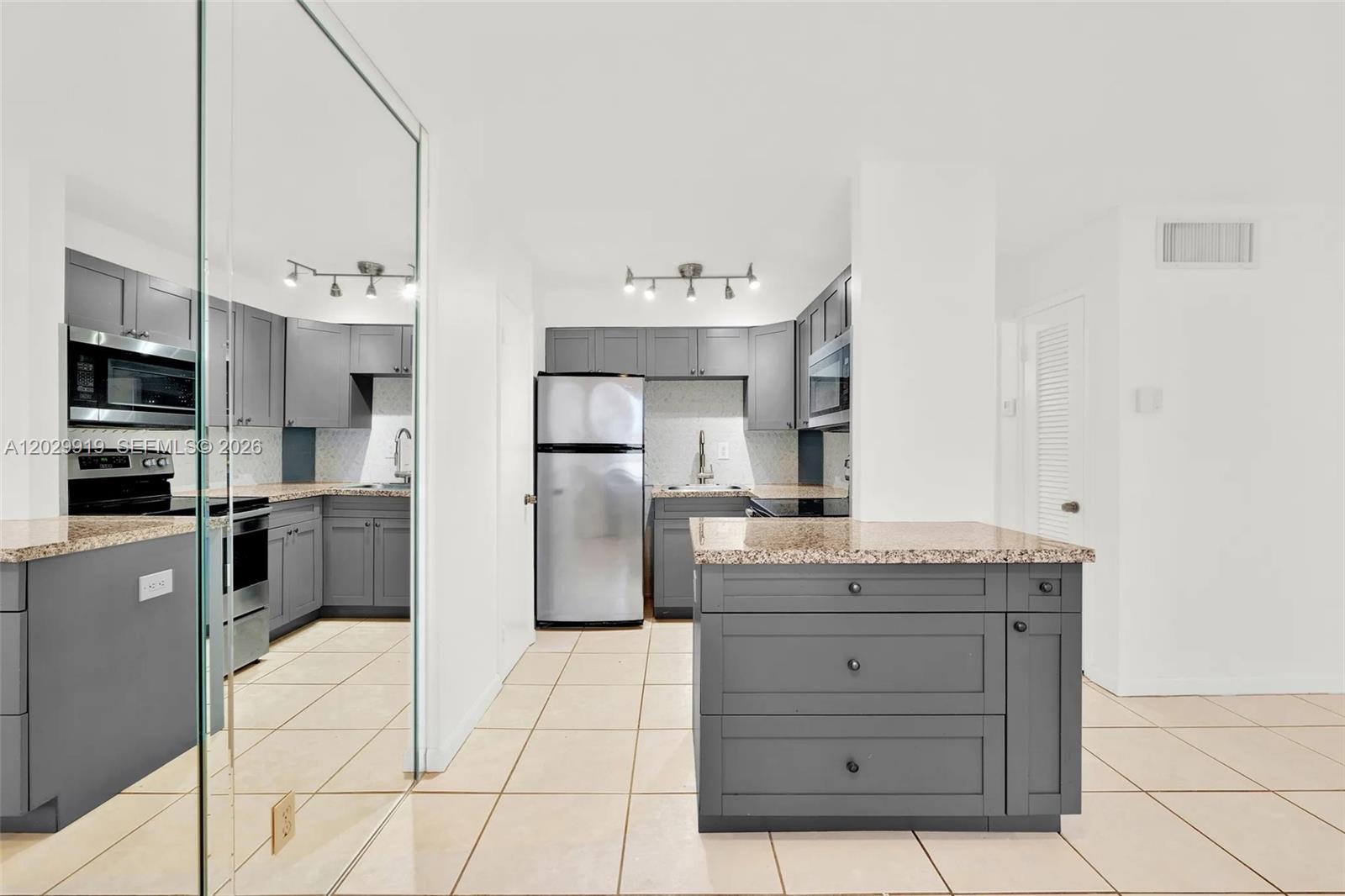 CASA GRANADA CONDO - Residential