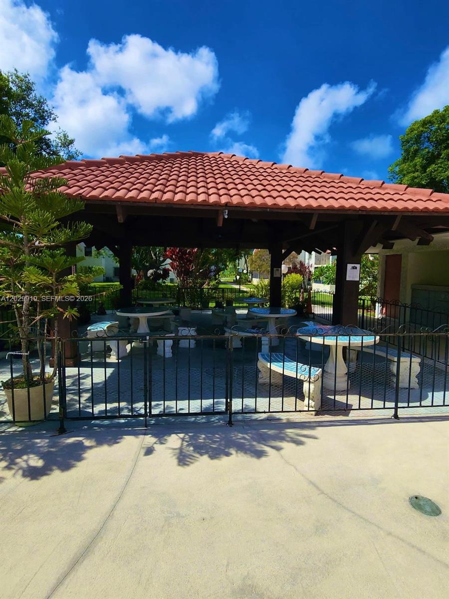 CASA GRANADA CONDO - Residential