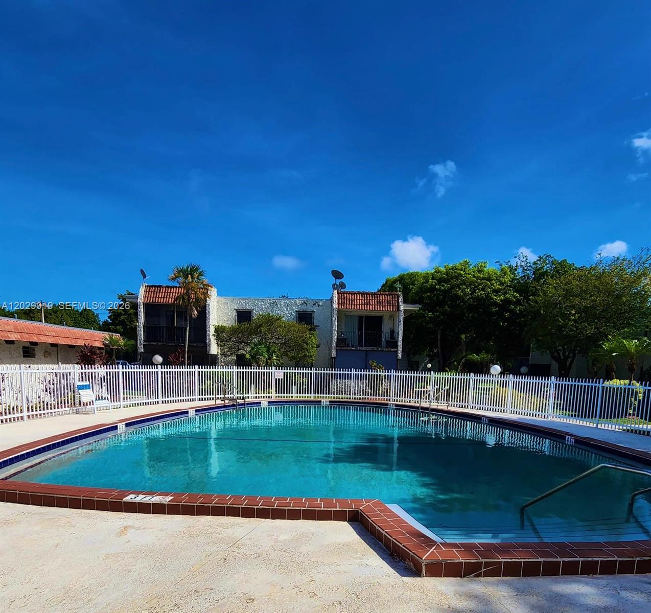 CASA GRANADA CONDO - Residential