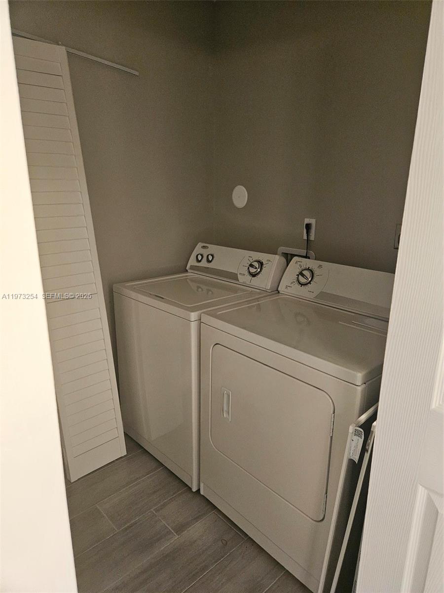 VISTA TOWNHOUSE SEC B - Residential